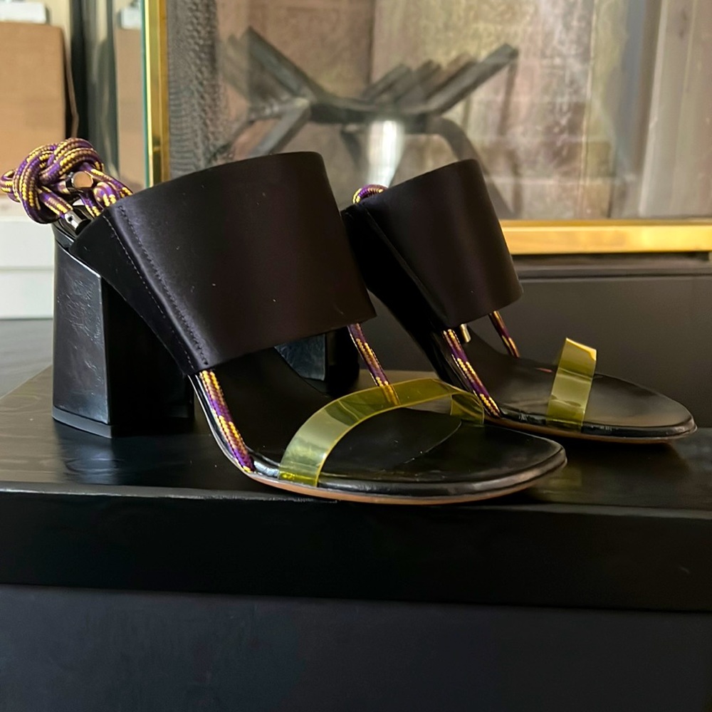 Dries van Noten sandals. Very cute.